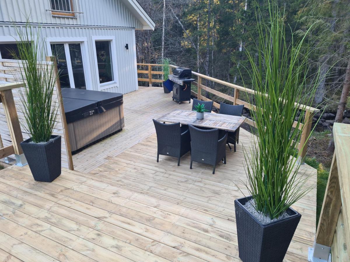 Pinebo Palace Guesthouse Ulricehamn Esterno foto
